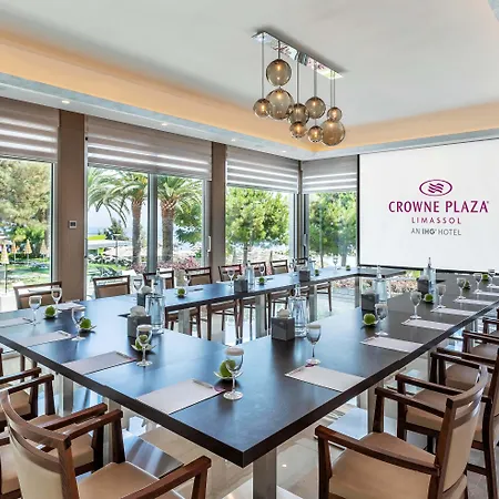 Crowne Plaza By Ihg