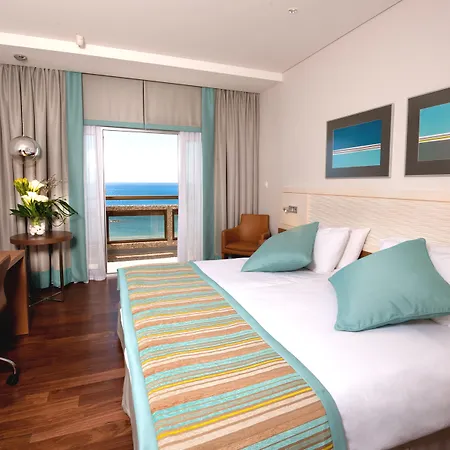 Crowne Plaza By Ihg 4*